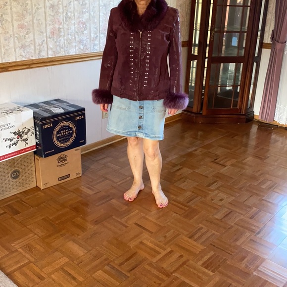 Beautiful purple suede jacket with purple fur - Picture 9 of 11